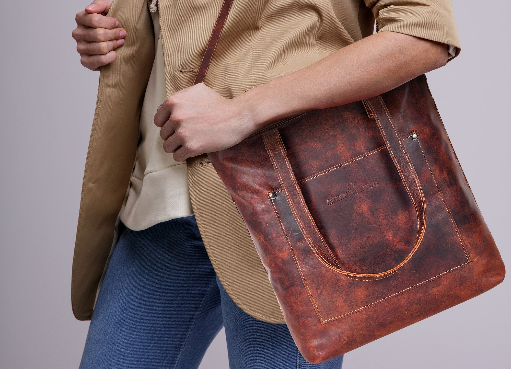 Guide to Full-Grain Leather: Manufacturing & Benefits